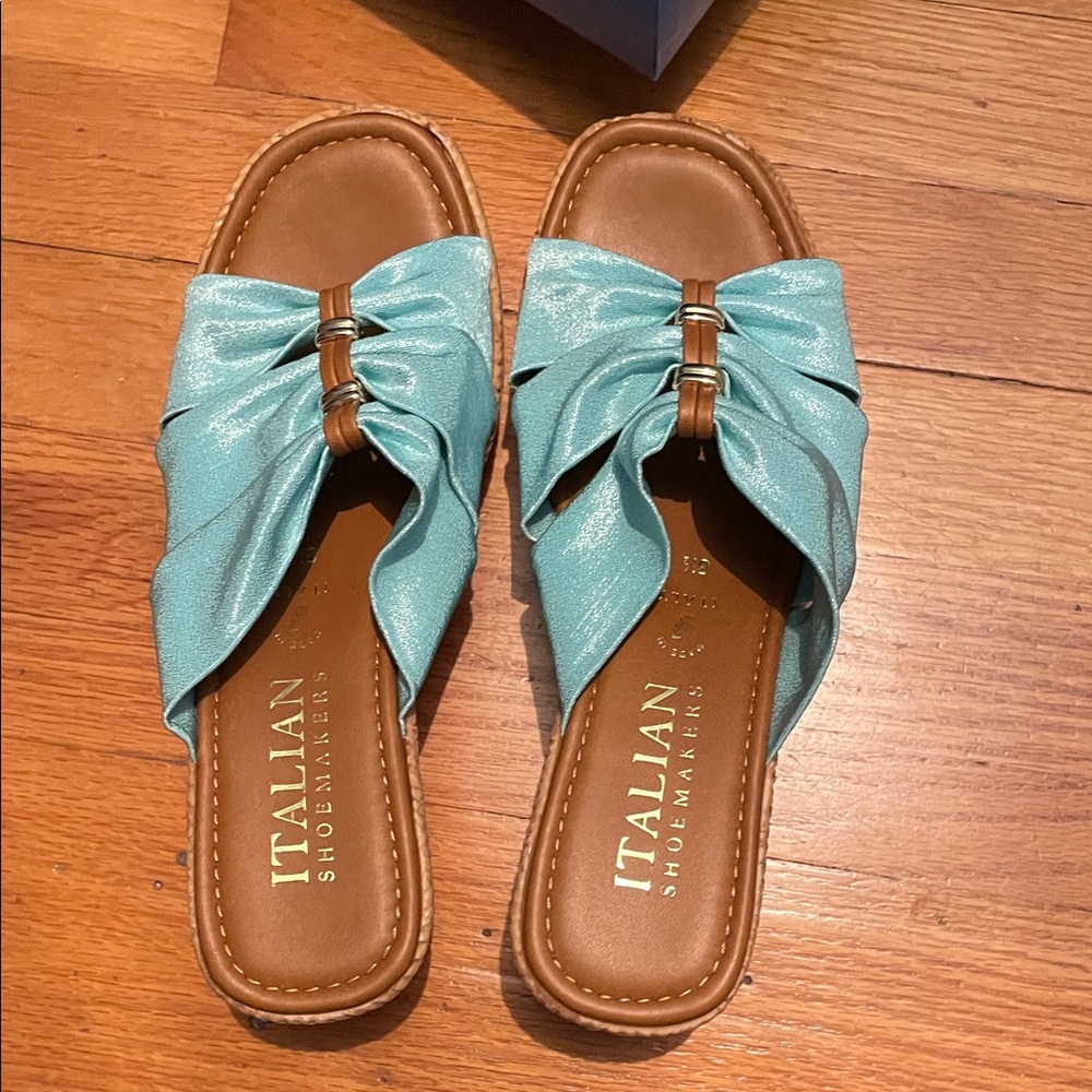 Italian Shoemakers Aqua color slip on